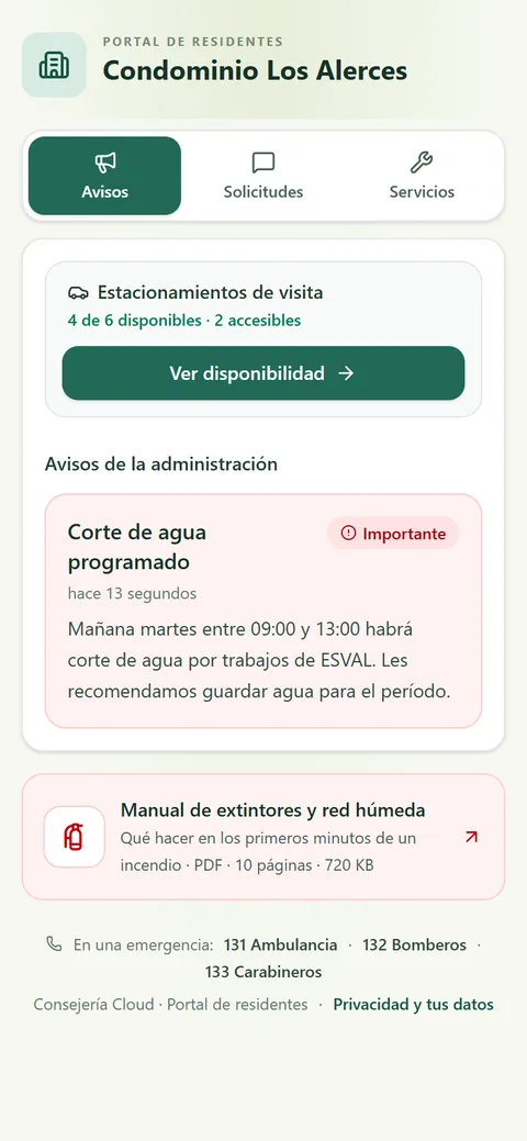 Portal de residentes en un celular: avisos de la administración y estacionamientos de visita disponibles